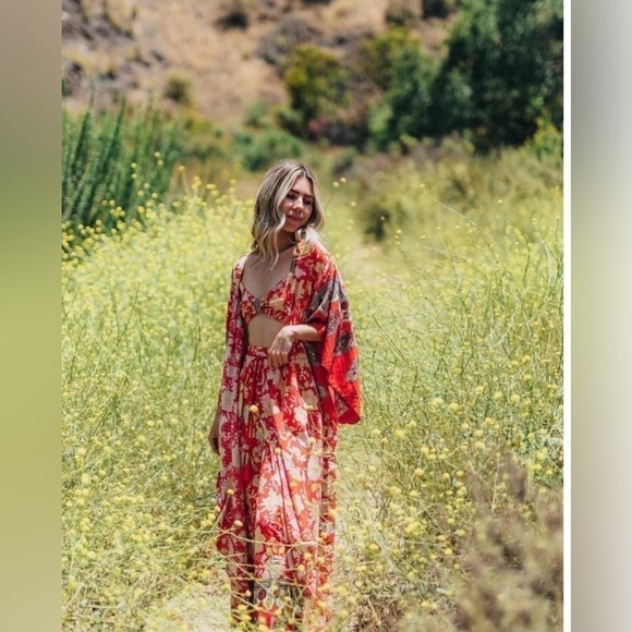 NWT! BAND OF GYPSIES  FROM PARIS WITH LOVE RED FLORAL KIMONO - RED/PALE BLUSH - Picture 4 of 4